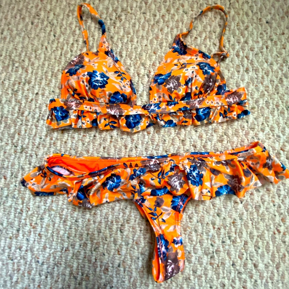 Cheeky floral bikini